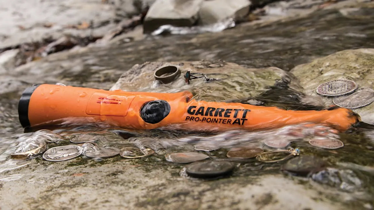 Garrett Pro-Pointer AT Waterproof Pinpointer – High-Visibility 360° Gold Target Locator for African Goldfields, Rugged All-Terrain Handheld Detector for Fast Nugget Recovery