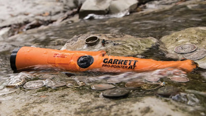 Garrett Pro-Pointer AT Waterproof Pinpointer – High-Visibility 360° Gold Target Locator for African Goldfields, Rugged All-Terrain Handheld Detector for Fast Nugget Recovery