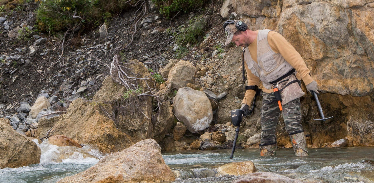 Garrett AT Gold - Fabriqué aux États-Unis - Détecteur de métaux étanche pour or, destiné aux prospecteurs d'or sérieux